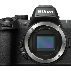 Nikon Z5 – doskonały aparat dla początkujących. Bezlusterkowiec z bagnetem Z, idealny do nauki fotografii.