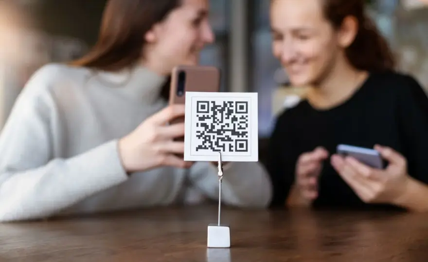 Jak zeskanować kod QR telefonem? Prosty poradnik krok po kroku