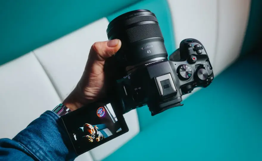 Lustrzanka Canon w 2026? Sprawdź, czy warto i jaki model wybrać!