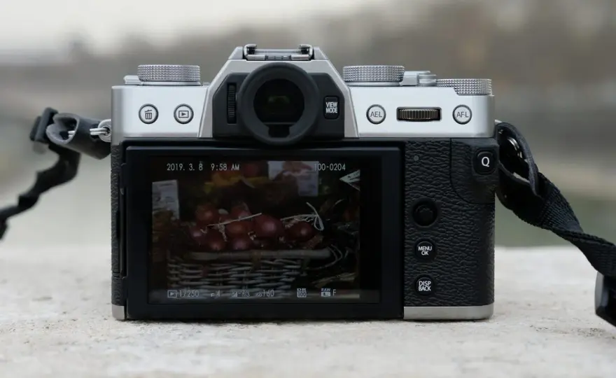 Lustrzanki Fujifilm: Historia, czy warto dziś kupić?