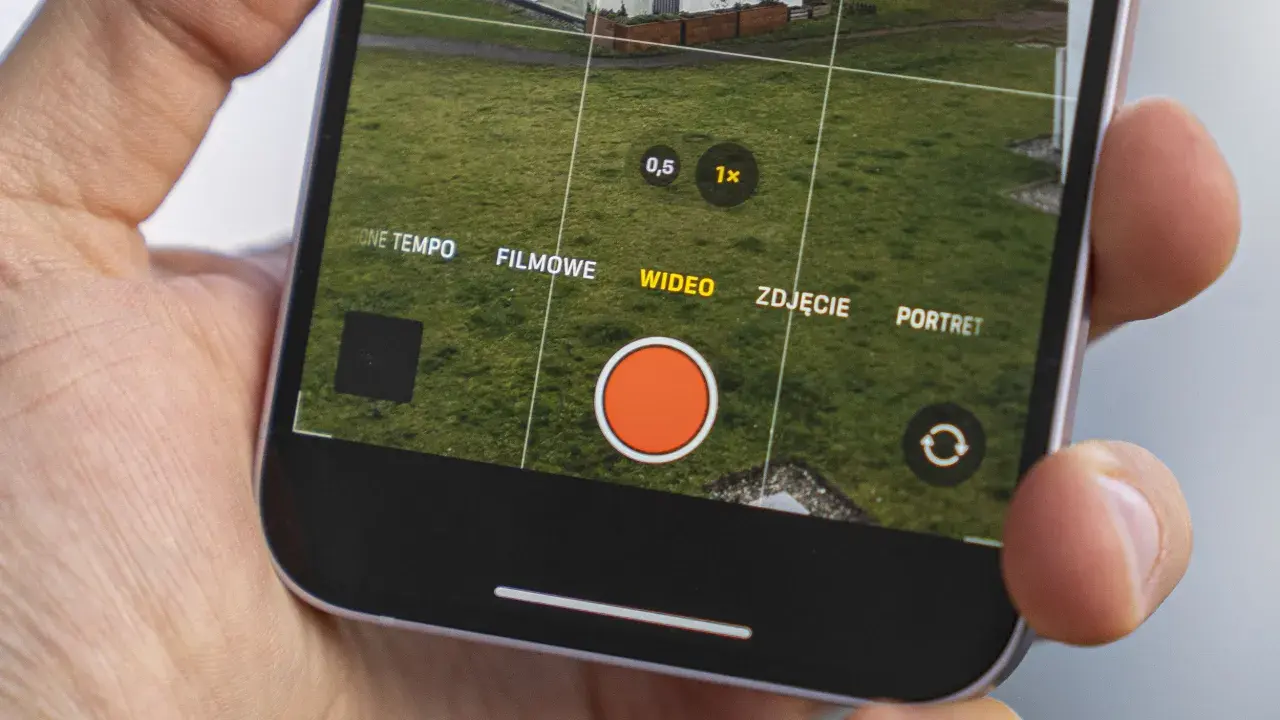 Aplikacja aparatu iPhone, tryb WIDEO. Dowiedz się, jak zrobić filmik ze zdjęć z podkładem muzycznym na iPhone.